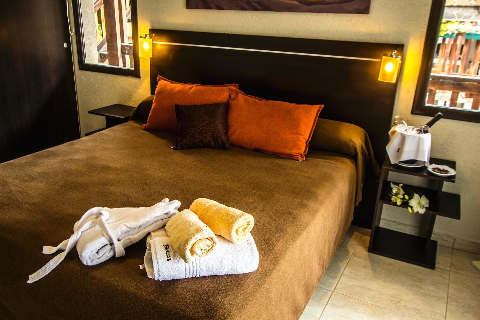 Blackstone Boutique Apartahotel